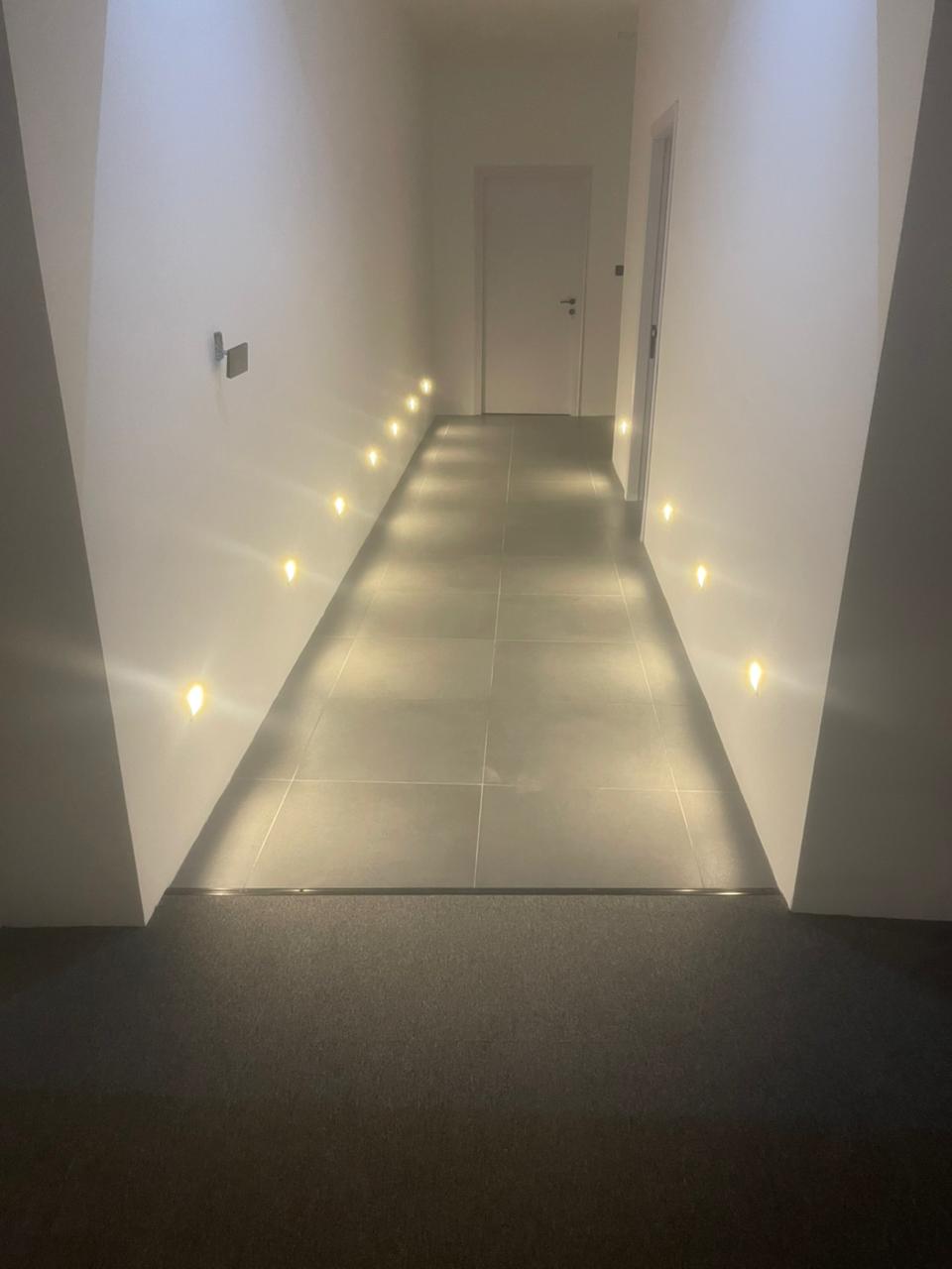 تركيب مصابيح إنارة داخلية